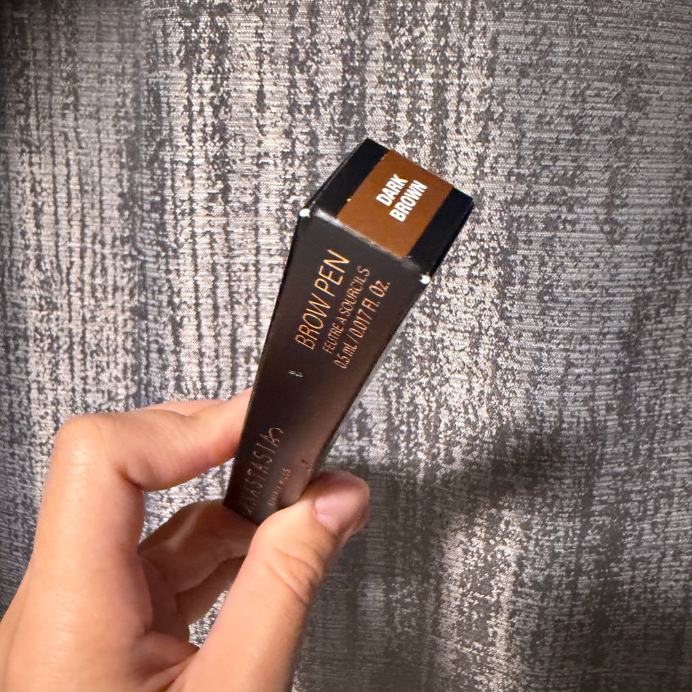 NEW Anastasia Beverly Hills Brow Pen Dark Brown